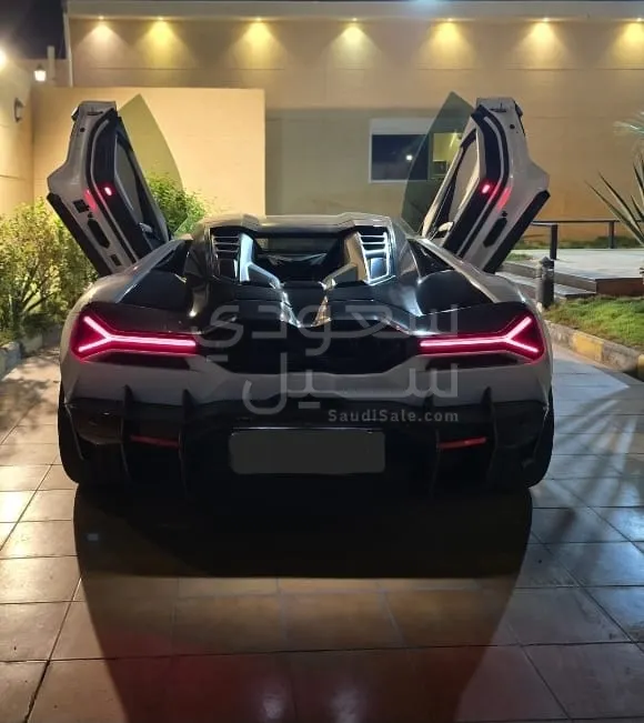 2024 لمبرجيني ريفويلتو