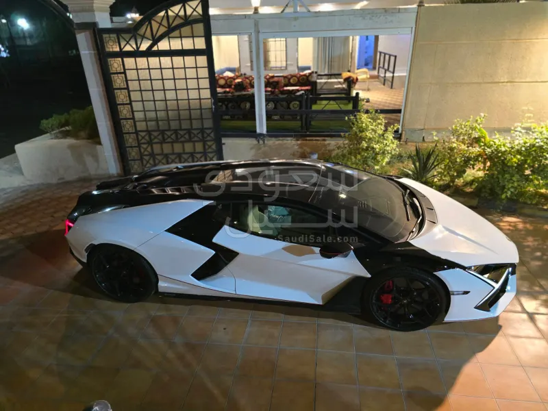 2024 لمبرجيني ريفويلتو