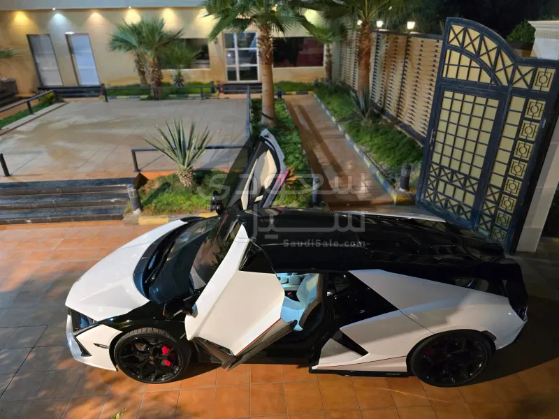 2024 لمبرجيني ريفويلتو