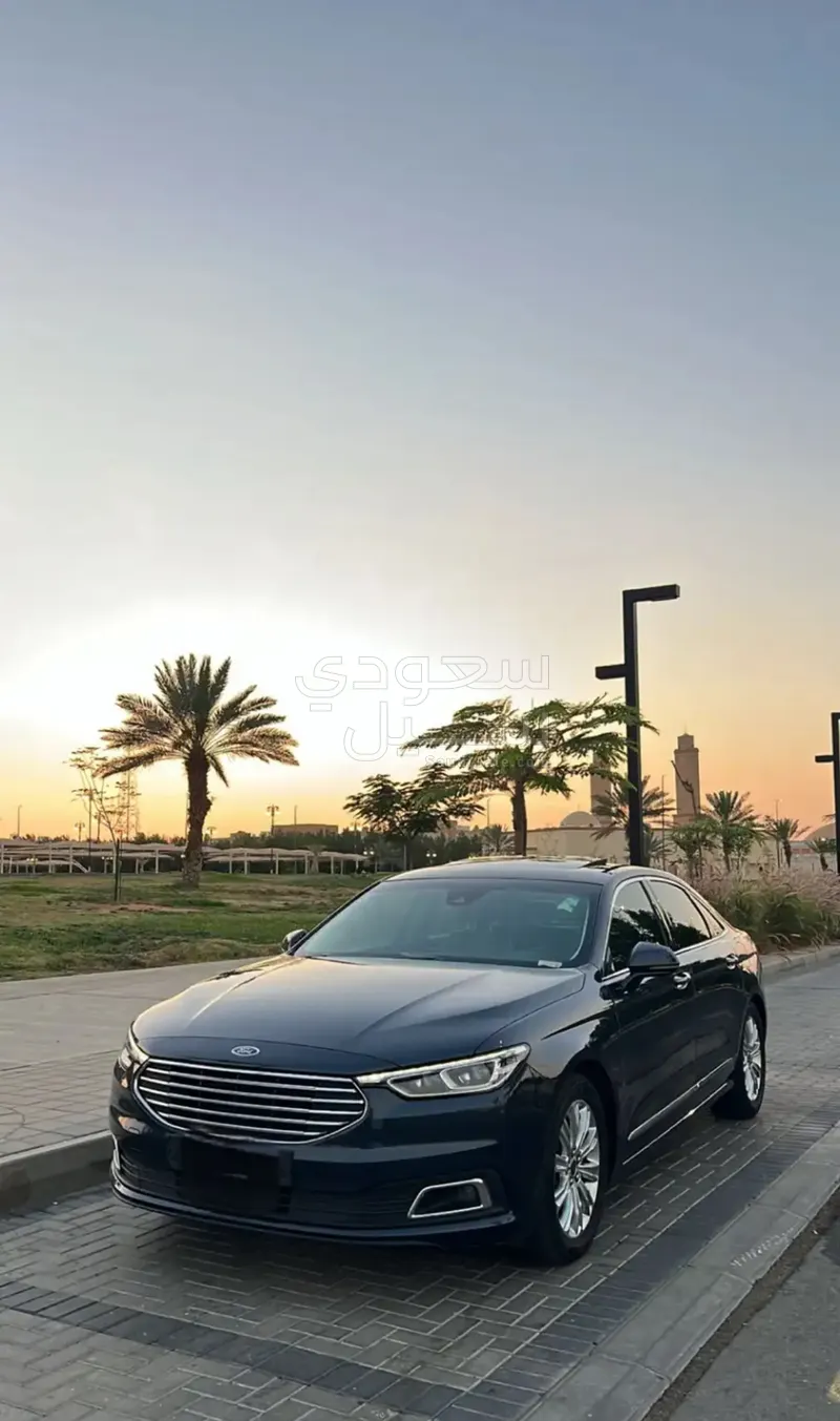 2022 فورد توروس ترند