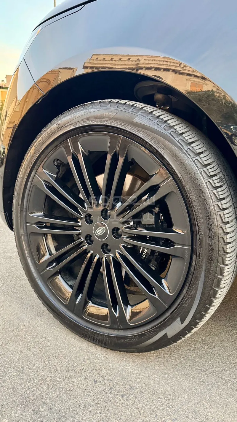2023 Land Rover Range Rover Black Edition