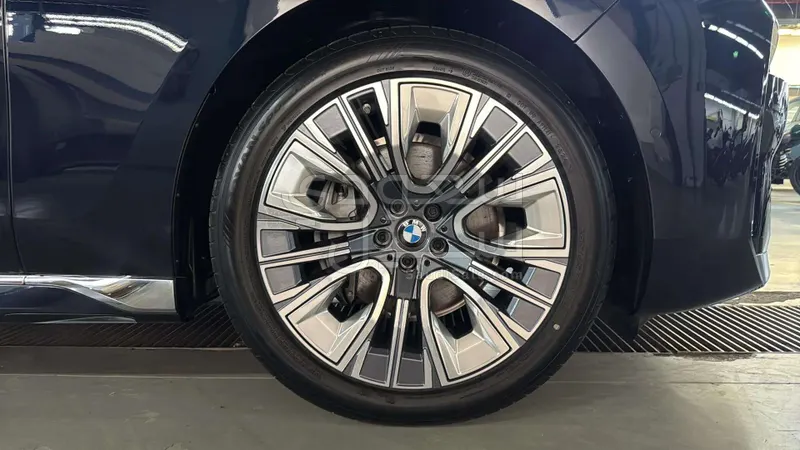 2024 بي ام دبليو الفئة السابعة 735أي