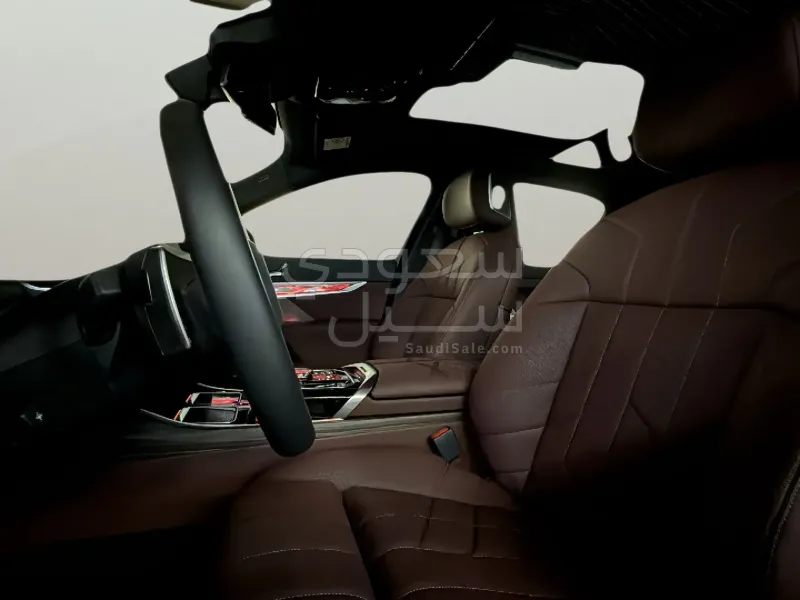 2024 بي ام دبليو الفئة السابعة 735أي