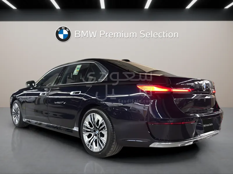 2024 بي ام دبليو الفئة السابعة 735أي