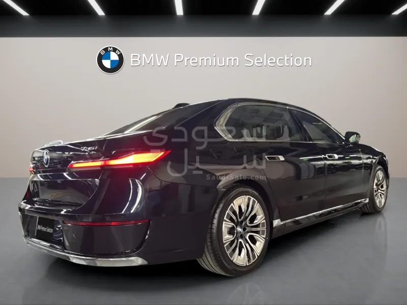 2024 بي ام دبليو الفئة السابعة 735أي