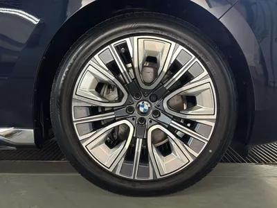 2024 بي ام دبليو الفئة السابعة 735أي