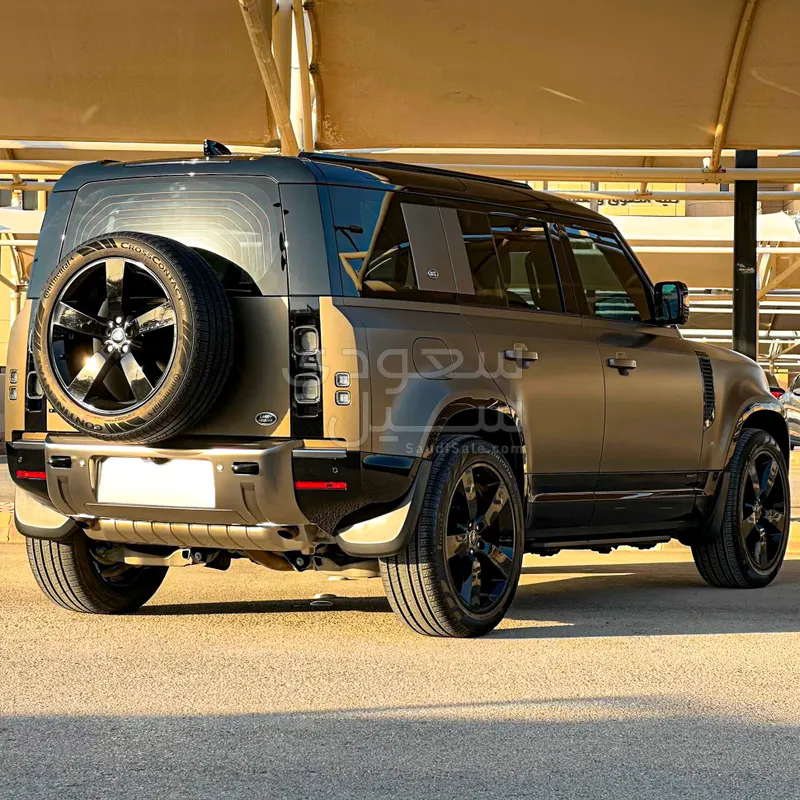 2022 لاند روفر ديفيندر اكس 110