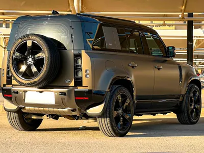 2022 لاند روفر ديفيندر اكس 110