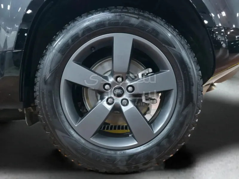 2025 لاند روفر ديفيندر اس اي