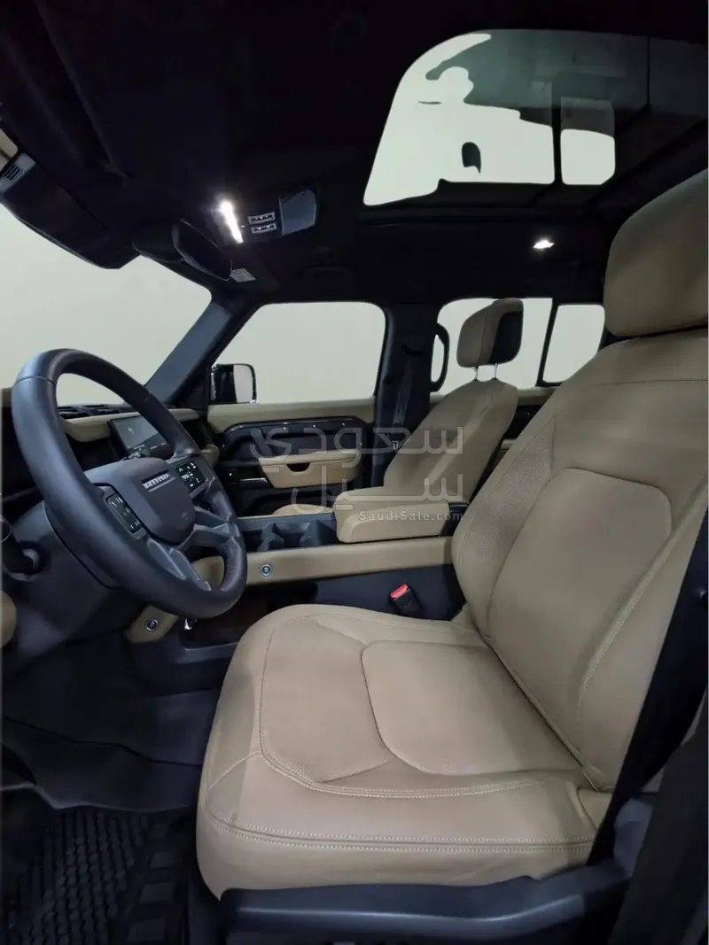 2025 لاند روفر ديفيندر اس اي