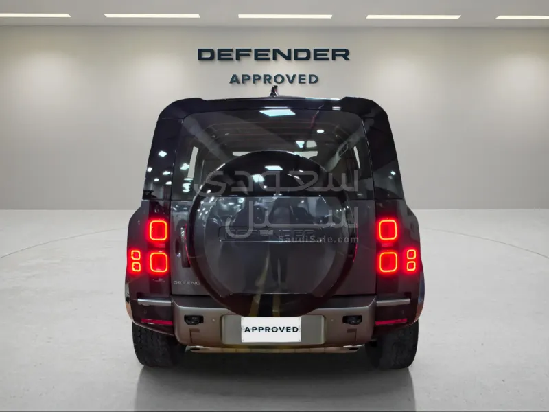 2025 لاند روفر ديفيندر اس اي