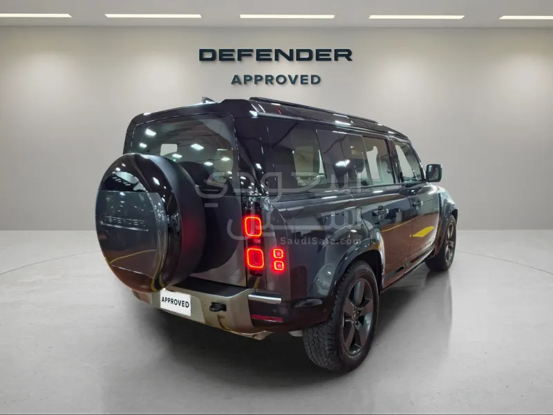 2025 لاند روفر ديفيندر اس اي