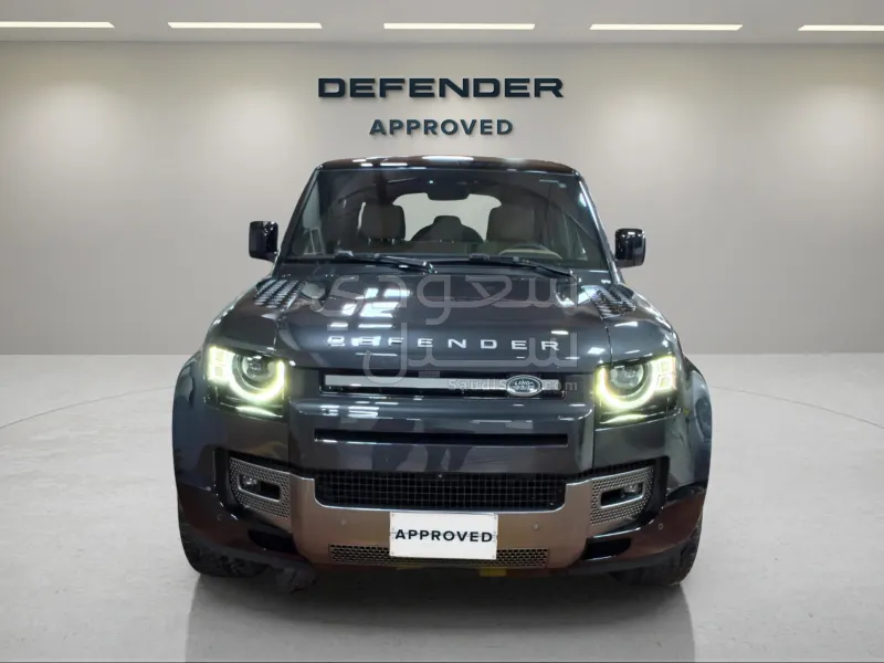 2025 لاند روفر ديفيندر اس اي