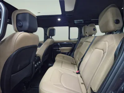 2025 لاند روفر ديفيندر اس اي