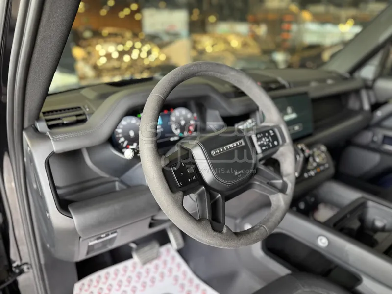 2023 لاند روفر ديفيندر