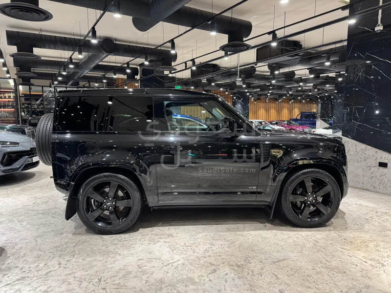 2023 لاند روفر ديفيندر