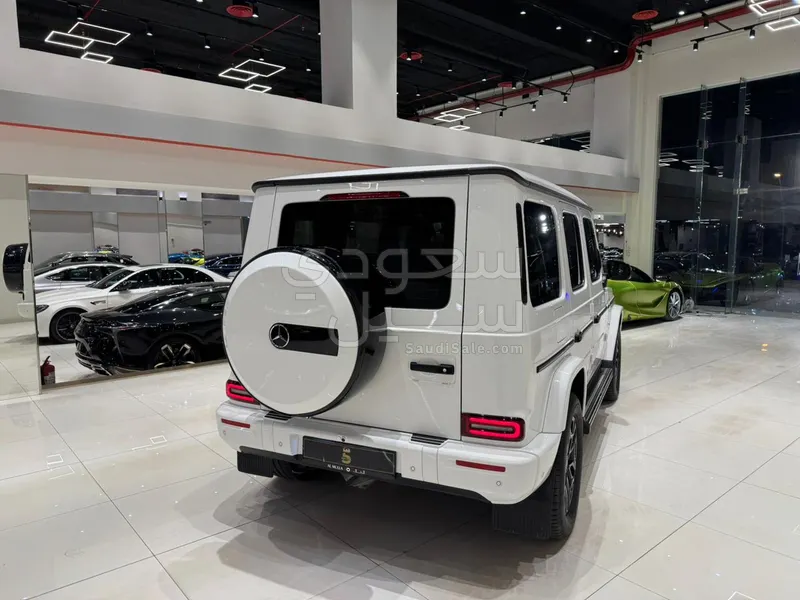 2025 مرسيدس - بنز جي 500