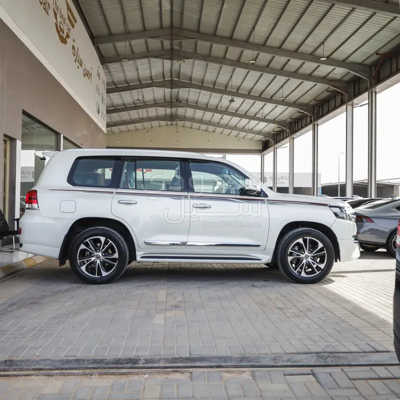 2021 تويوتا لاند كروزر جي اكس ار جراند تورينج