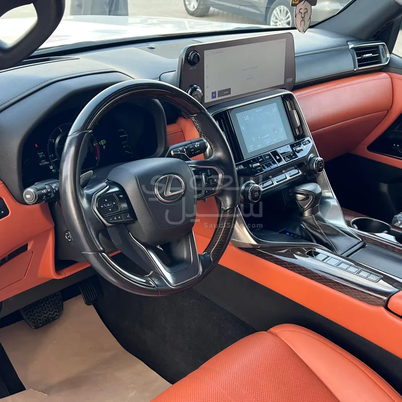 2023 لكزس إل إكس 600 في أي بي