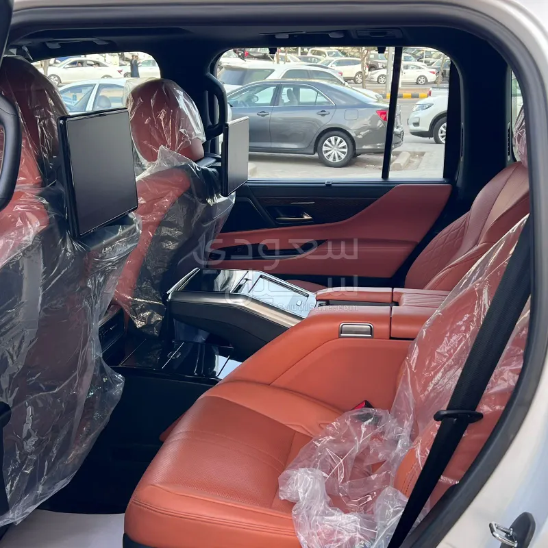 2023 لكزس إل إكس 600 في أي بي