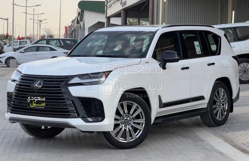 2023 لكزس إل إكس 600 في أي بي