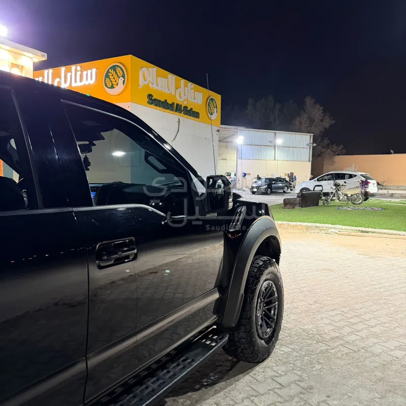 2020 فورد اف 150 رابتور