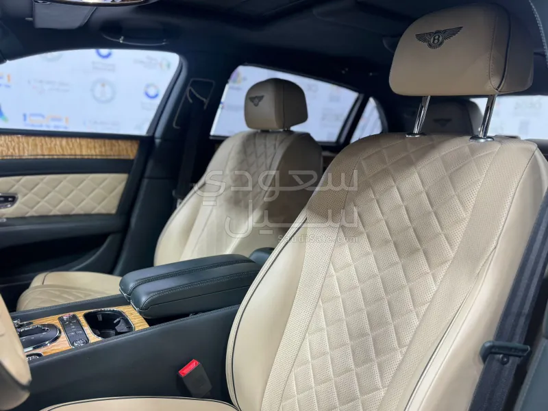 2017 بنتلي كونتيننتل فلاينج سبير دابليو 12