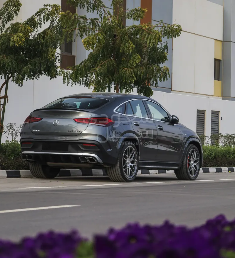 2021 مرسيدس - بنز جي إل إي 63إس أي إم جي