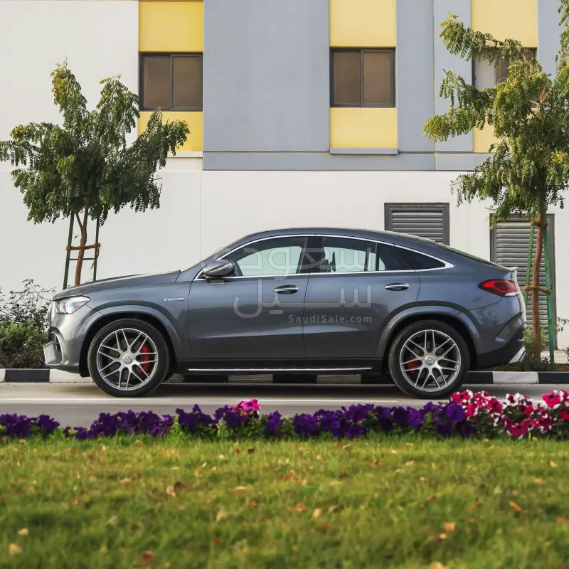 2021 مرسيدس - بنز جي إل إي 63إس أي إم جي