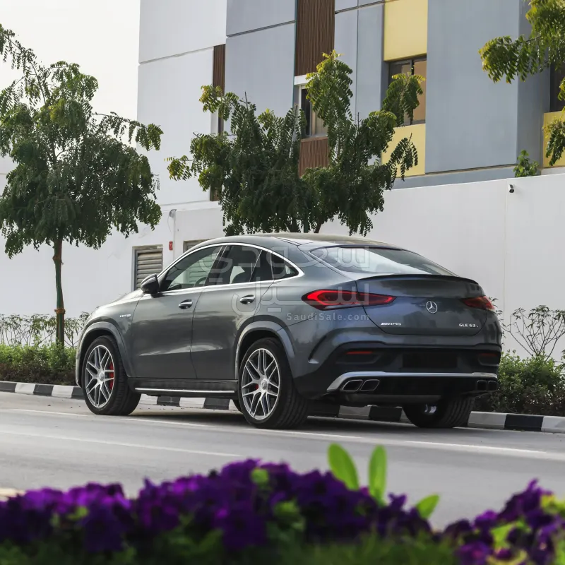 2021 مرسيدس - بنز جي إل إي 63إس أي إم جي