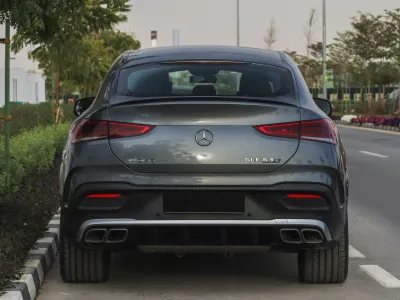 2021 مرسيدس - بنز جي إل إي 63إس أي إم جي