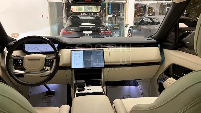 2025 لاند روفر رينج روفر فوج