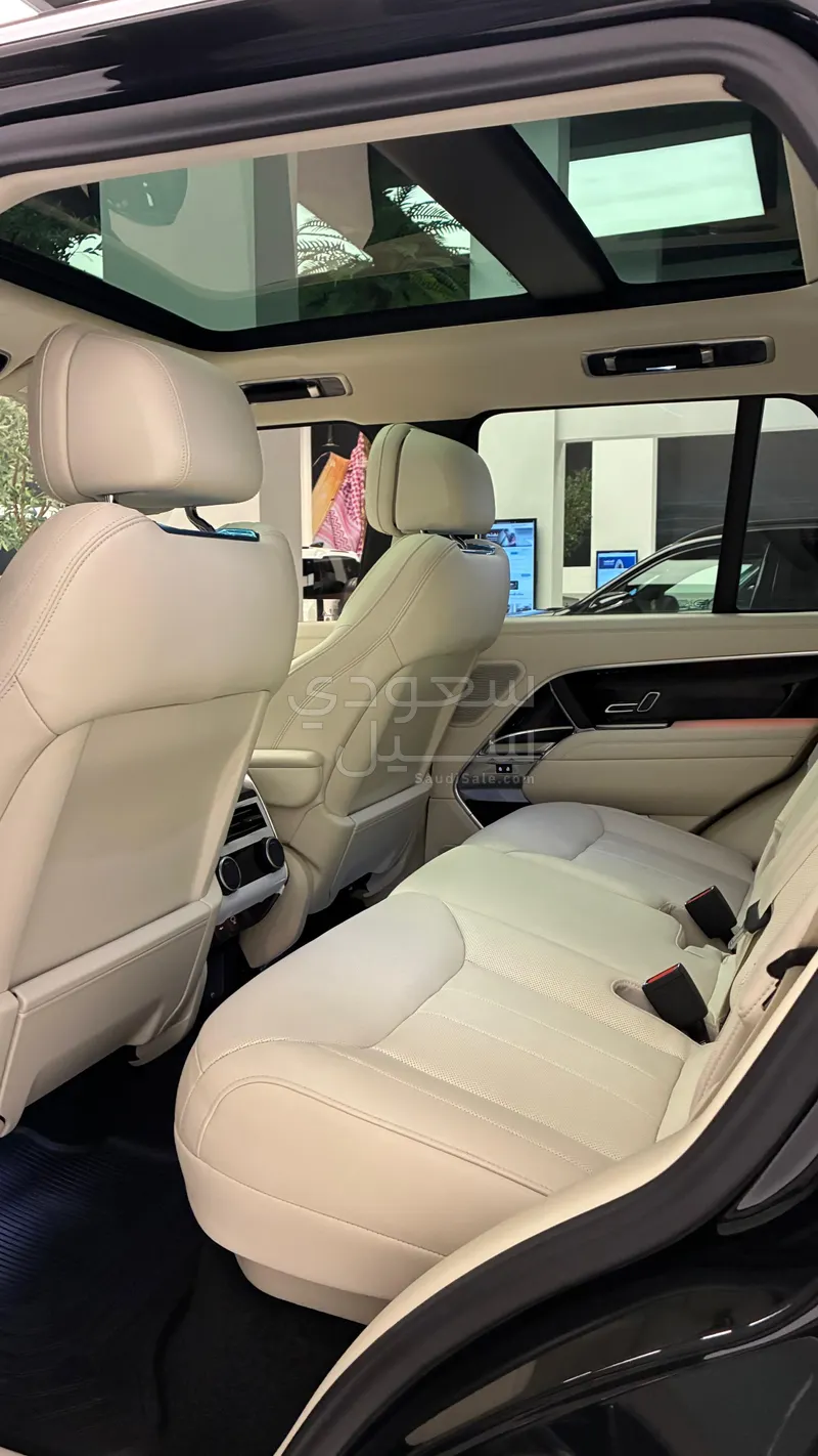 2025 لاند روفر رينج روفر فوج