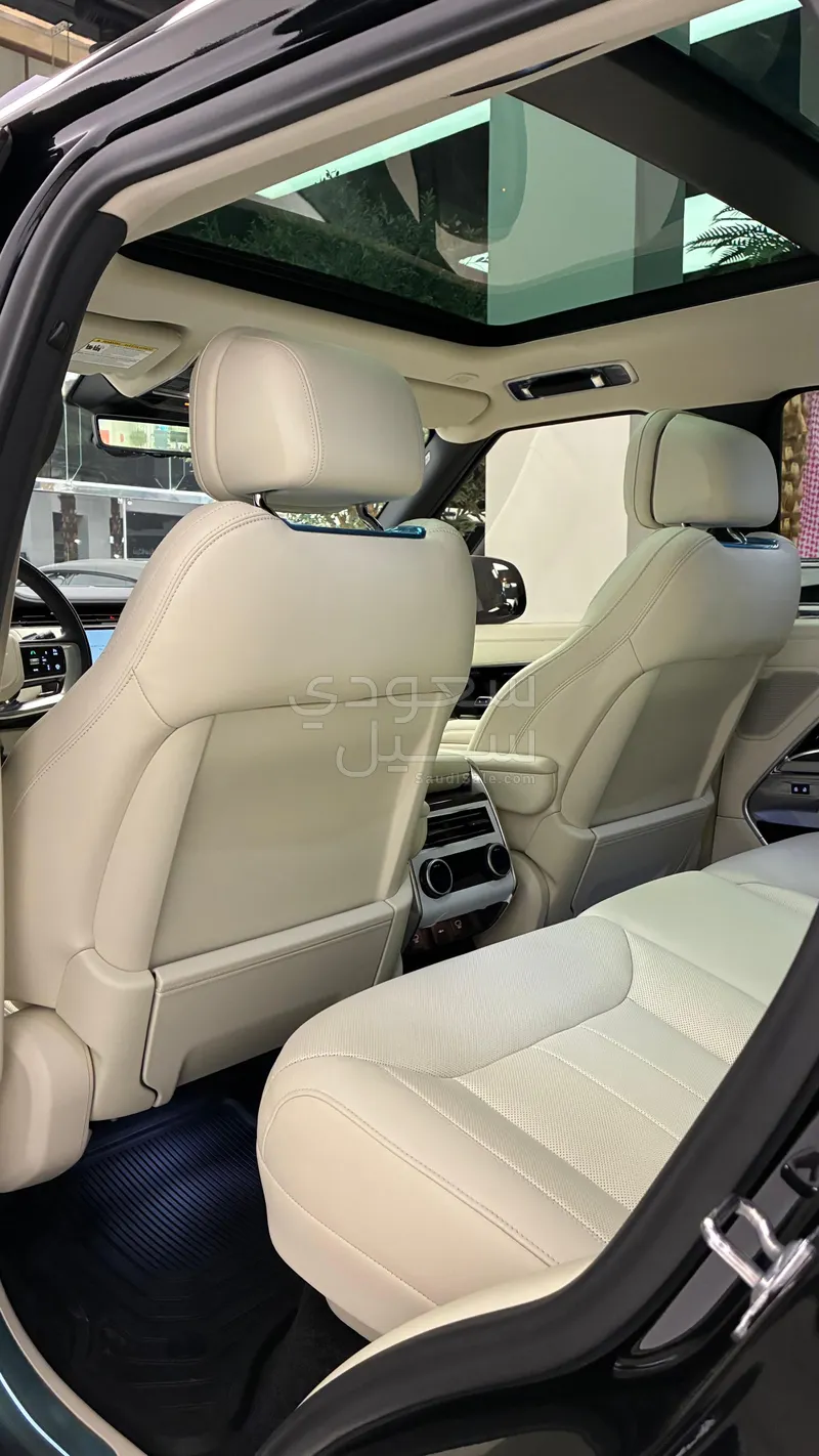 2025 لاند روفر رينج روفر فوج