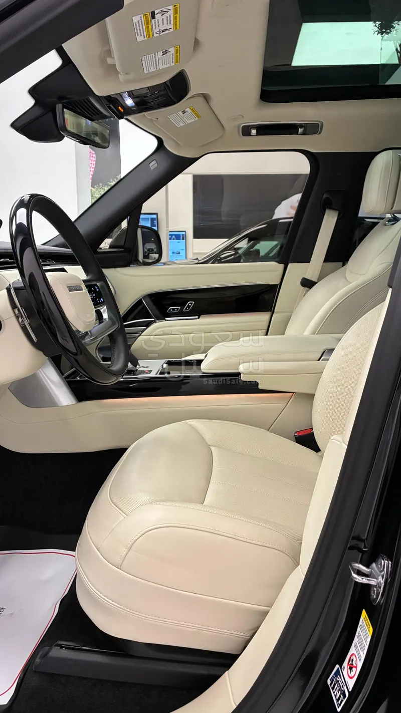 2025 لاند روفر رينج روفر فوج