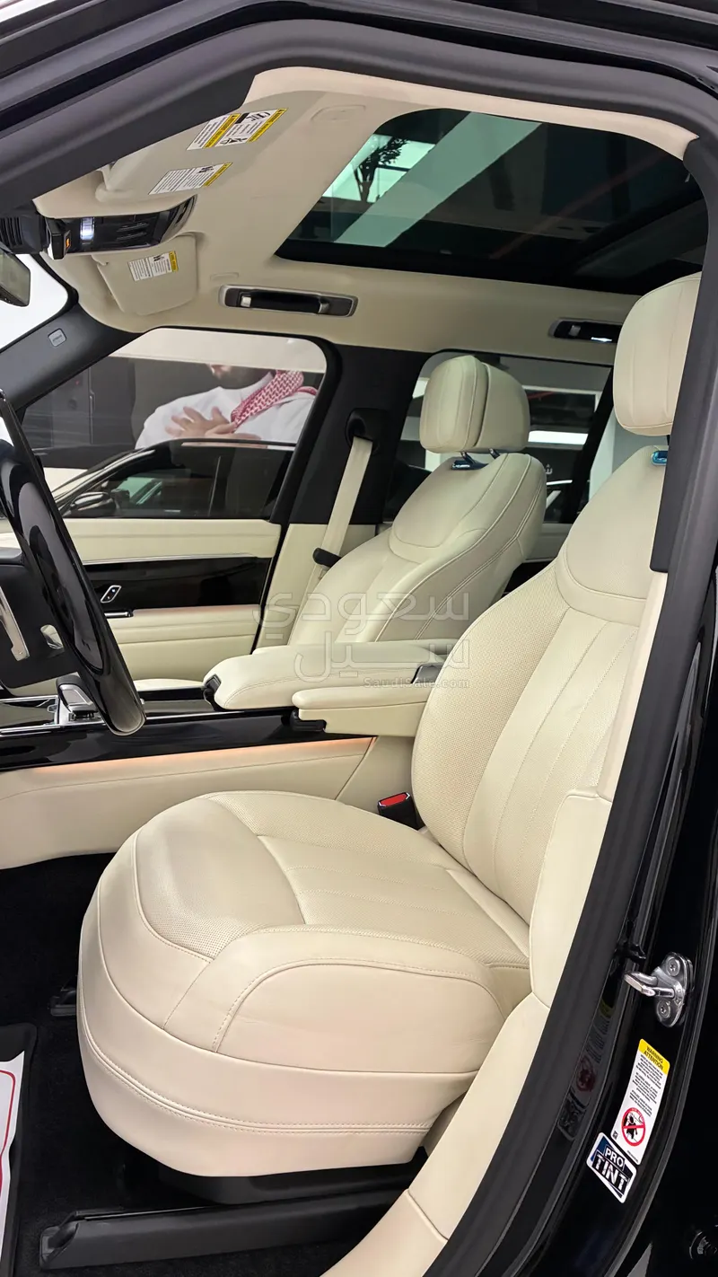 2025 لاند روفر رينج روفر فوج