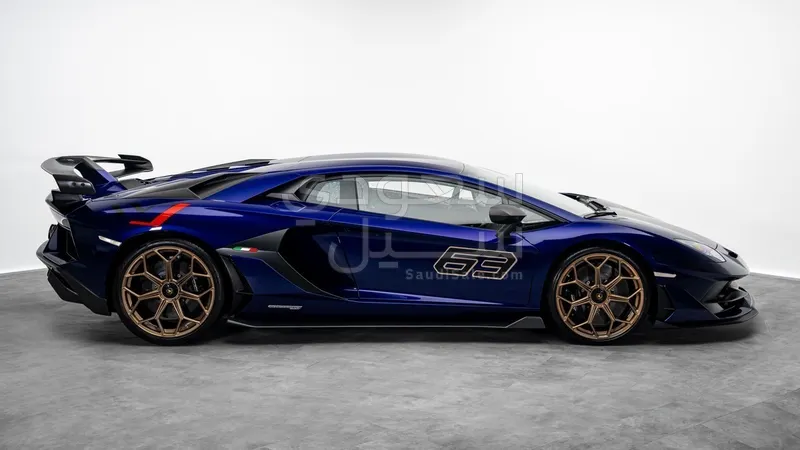 2019 لمبرجيني افنتادور إس في جاي