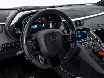 2019 لمبرجيني افنتادور إس في جاي