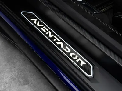 2019 لمبرجيني افنتادور إس في جاي