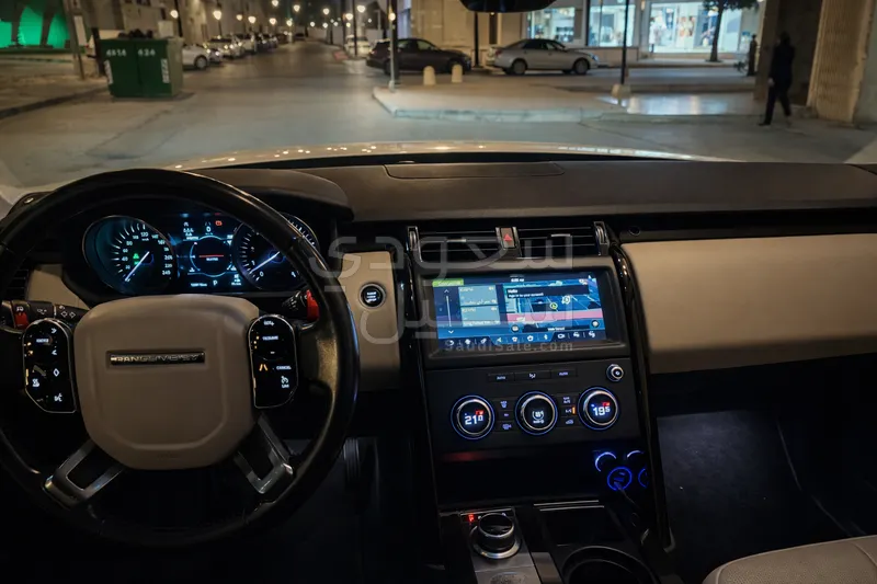 2019 لاند روفر ديسكفري