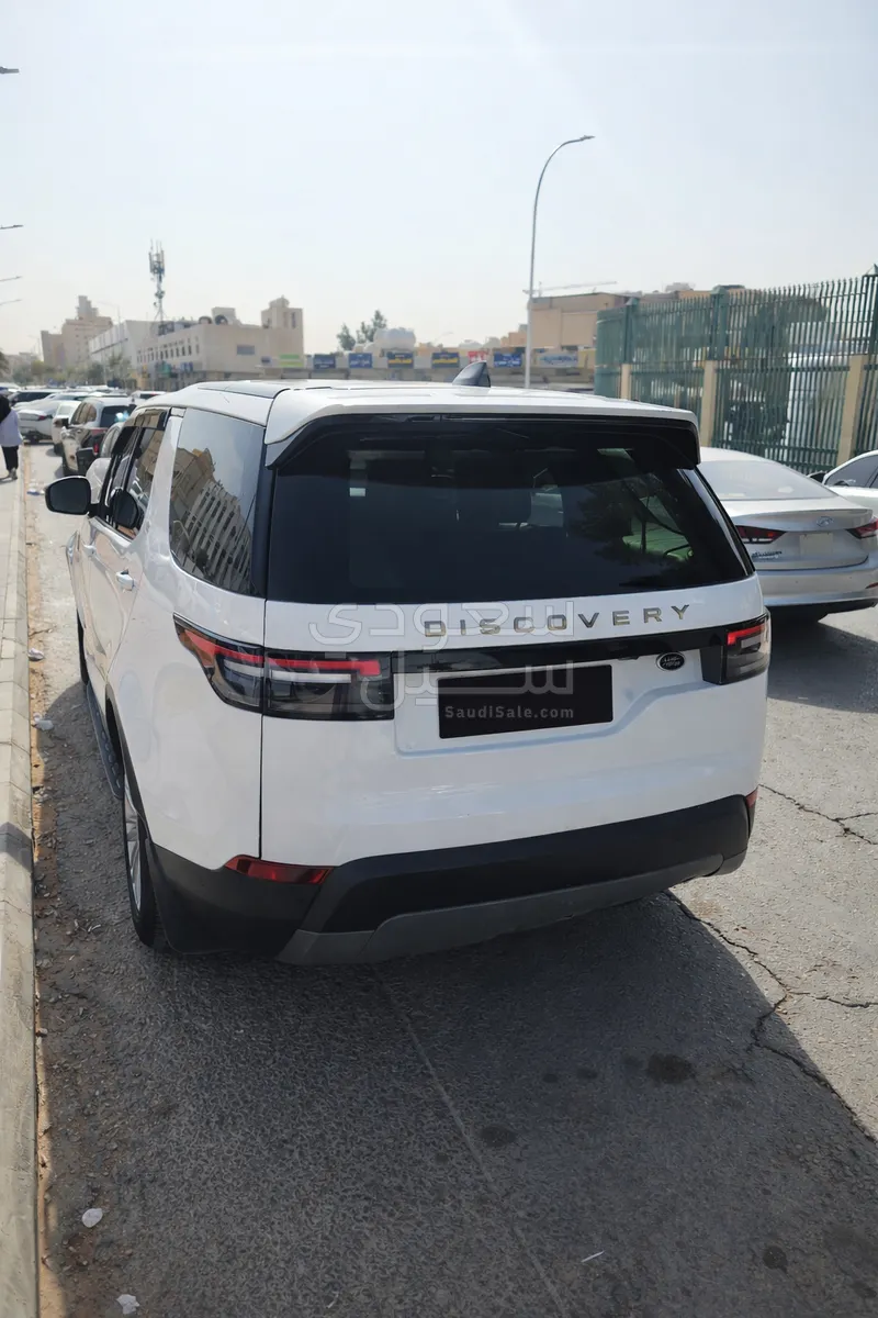 2019 لاند روفر ديسكفري