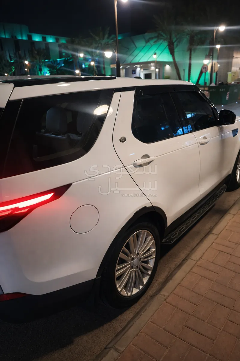 2019 لاند روفر ديسكفري