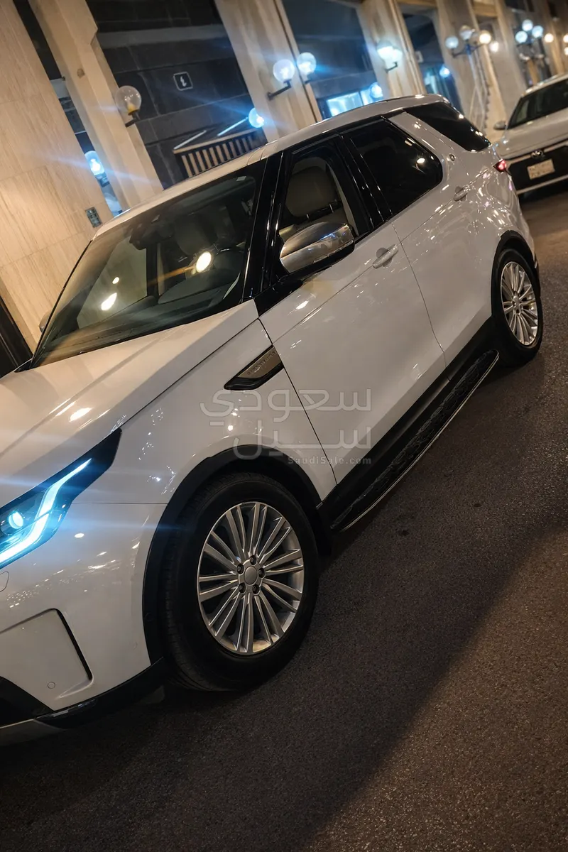 2019 لاند روفر ديسكفري