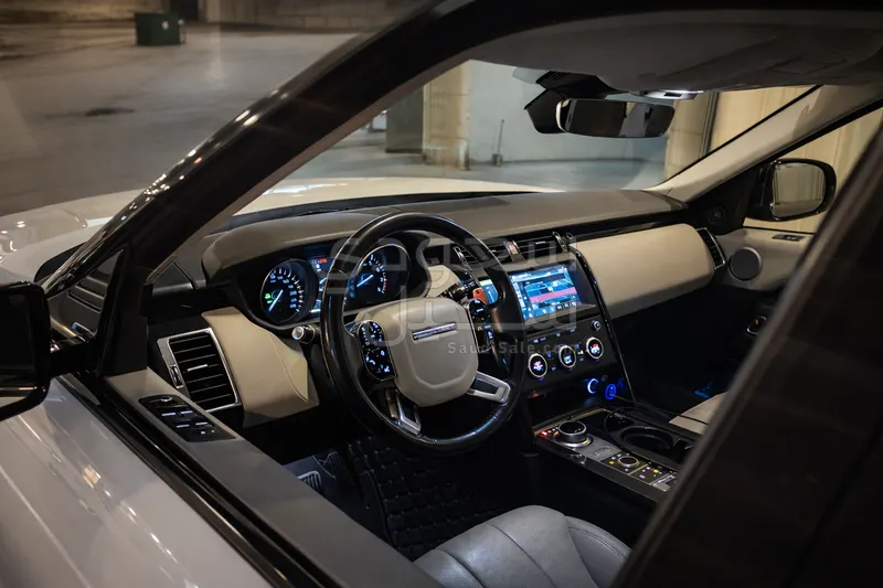 2019 لاند روفر ديسكفري