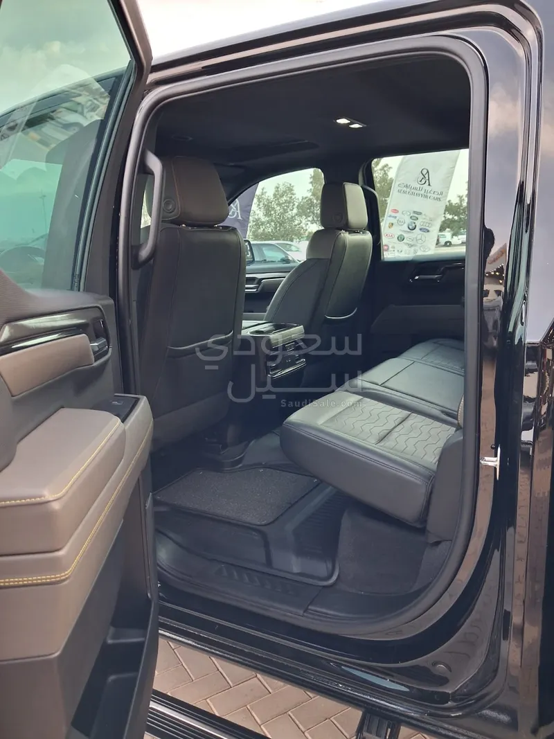 2023 شفروليه سلفرادو هاي كانتري