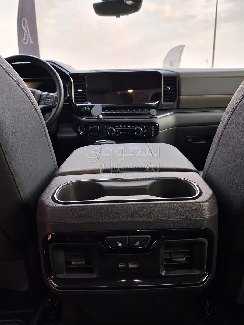 2023 شفروليه سلفرادو هاي كانتري