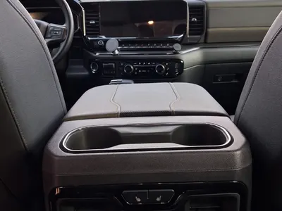 2023 شفروليه سلفرادو هاي كانتري