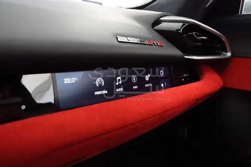 2024 فيراري جي تي بي 296