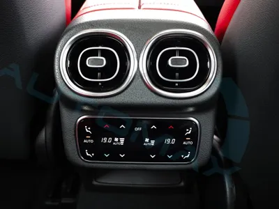 2026 مرسيدس - بنز جي إل سي 200 اي ام جي