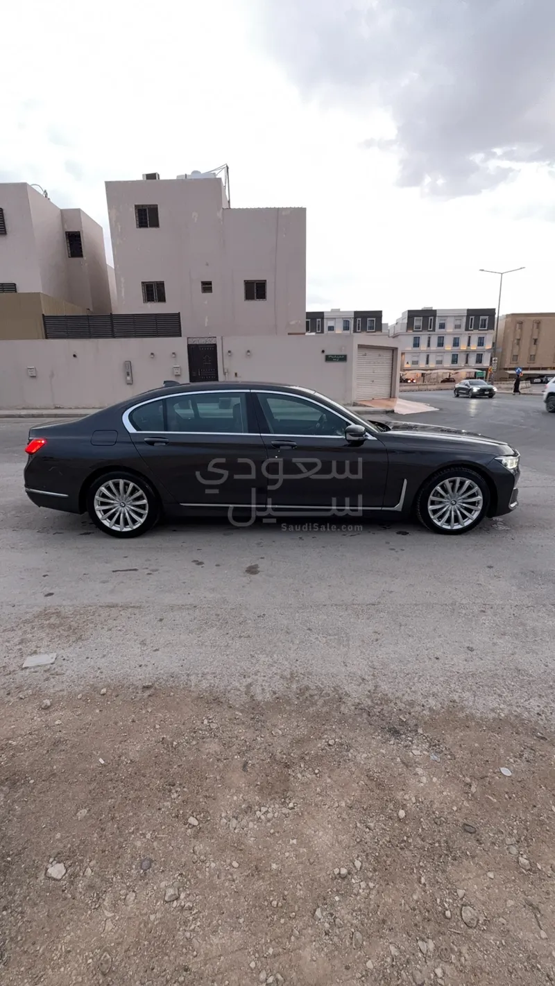 2022 بي ام دبليو الفئة السابعة 730 إل أي